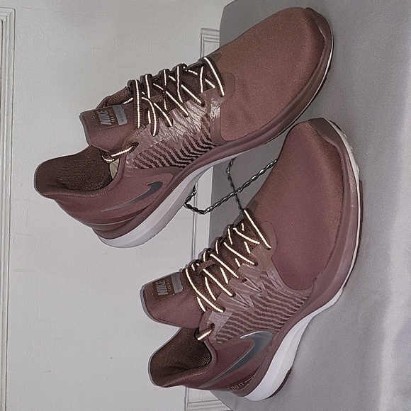 Nike In Season TR8 Women's shoe - Picture 1 of 8